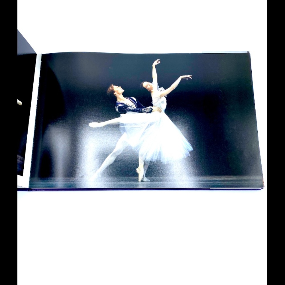 IN CLASSIC STYLE - The Splendor of American Ballet Theatre Book